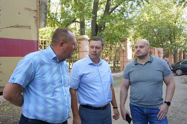 Евгений Малявко и Дмитрий Чубуков высоко оценили работы КВС в Ленинском районе